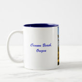 Tasse 2 Couleurs Plage de Cannon, Oregon (Gauche)
