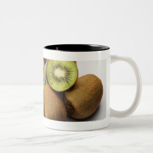 Tasse 2 Couleurs Plan rapproché des kiwis (Droit)