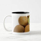 Tasse 2 Couleurs Plan rapproché des kiwis (Gauche)
