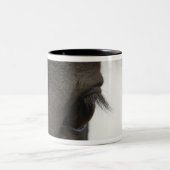 Tasse 2 Couleurs Plan rapproché d'oeil et de cheveux de cheval (Centre)