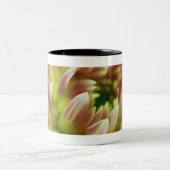 Tasse 2 Couleurs Plan rapproché d'une fleur (Centre)