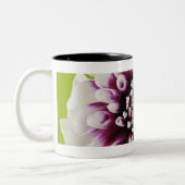 Tasse 2 Couleurs Plan rapproché d'une fleur 2 (Gauche)