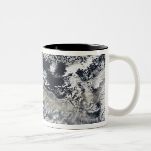 Tasse 2 Couleurs Plume de cendres du volcan Eyjafjallajokull (Droit)