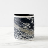 Tasse 2 Couleurs Plume de cendres du volcan Eyjafjallajokull (Centre)