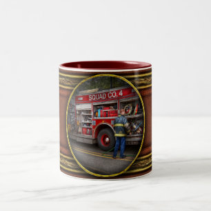 Tasse 2 Couleurs Pompiers - Le camion de pompiers moderne