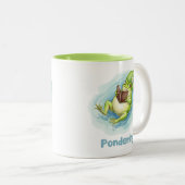 Tasse 2 Couleurs Pondering Frog Reading Book  (Devant droit)
