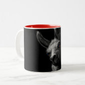 Tasse 2 Couleurs Portrait Head Cute Llama avec Arrière - plan noir (Devant gauche)