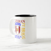 Tasse 2 Couleurs quarante-quatrième MEDCOM - Fort Bragg (Devant gauche)
