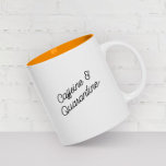 Tasse 2 Couleurs Quarantine Funny ModernTypographie tendance<br><div class="desc">Tasse à café tendance et drôle disant "Caféine et Quarantine" dans la typographie moderne stylisée sur la tasse à café à deux tons. Un cadeau parfait pour quelqu'un qui a besoin d'un peu de plaisir ajouté à la mise en quarantaine du covid! Disponible dans beaucoup plus de couleurs intérieures.</div>
