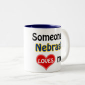 Tasse 2 Couleurs Quelqu'un au Nebraska m'aime (Devant droit)