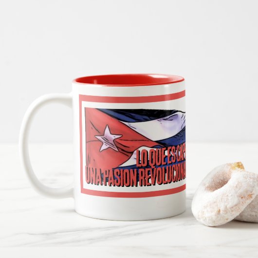 Tasse 2 Couleurs Raúl Castro (Avec donut)