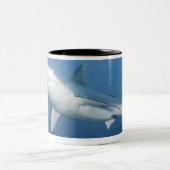 Tasse 2 Couleurs Requin gris de récif (amblyrhynchos de (Centre)