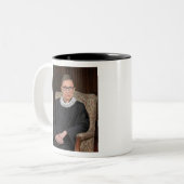 Tasse 2 Couleurs Ruth Bader Ginsburg Portrait (Devant gauche)