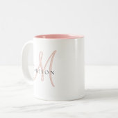 Tasse 2 Couleurs Script élégant de monogramme rose rose pâle (Devant gauche)