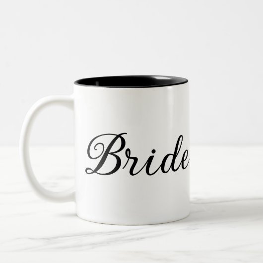 Tasse 2 Couleurs Script "Mariée" chic noir et blanc (Gauche)
