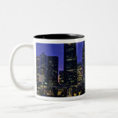 Tasse 2 Couleurs Seattle, Washington Skyline la nuit (Gauche)