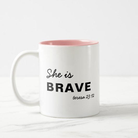 Tasse 2 Couleurs She is Strong Proverbs 31:25 Christian Two-Tone (Gauche)