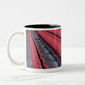Tasse 2 Couleurs Sièges vides dans le stade (Gauche)