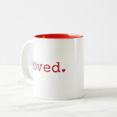 Tasse 2 Couleurs Simple aimé avec la typographie cardiaque | Rouge (Devant gauche)