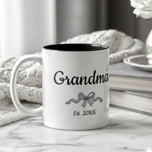 Tasse 2 Couleurs Simple Script Bow Grandma Est. Year