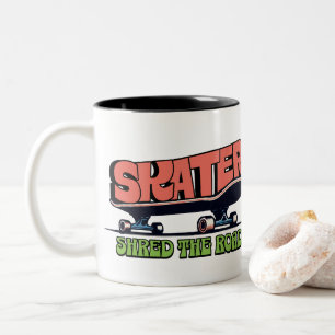 Tasse 2 Couleurs Skater Shred the Road – Rétro skateboard des année