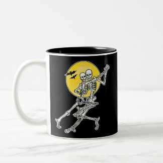 Tasse 2 Couleurs Skeletons de danse d'Halloween
