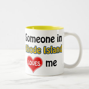 Tasse 2 Couleurs Someone in Rhode Island loves me