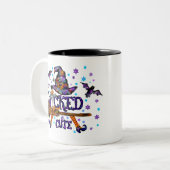 Tasse 2 Couleurs Sorcière de l'Halloween mignonne (Devant gauche)