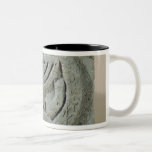 Tasse 2 Couleurs Soulagement dépeignant un menorah<br><div class="desc">Le soulagement de l'école juive dépeignant un menorah,  Umm de Qeis (Gadara antique) Jordanie (basalte) située au Louvre,  Paris,  France. Le soulagement dépeignant un menorah,  Umm de Qeis (Gadara antique) Jordanie a été créé autour du 6ème siècle.</div>