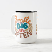 Tasse 2 Couleurs Souris Grosse Rire Souvent (Devant gauche)