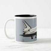 Tasse 2 Couleurs Space Shuttle Discovery approche l'atterrissage 3 (Gauche)