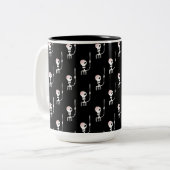 Tasse 2 Couleurs squelette d'Halloween avec une épée (Devant gauche)