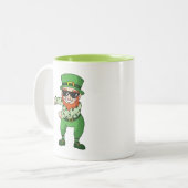 Tasse 2 Couleurs st patrick leprechaun flossant danse (Devant gauche)