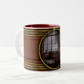 Tasse 2 Couleurs Steampunk - Le Scientifique Fou (Devant gauche)