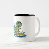 Tasse 2 Couleurs surfasaurus un dinosaure de surf (Devant droit)