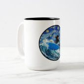 Tasse 2 Couleurs Surfeur sous les étoiles (Devant gauche)