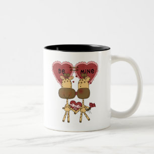 Tasse 2 Couleurs T-shirts et cadeaux d'amour de Valentine de girafe