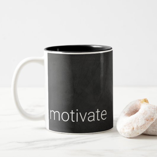 Tasse 2 Couleurs Tableau noir avec mot "motiver" (Avec donut)