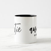 Tasse 2 Couleurs Tante Est Personnalisée. Typographie de script de  (Centre)