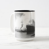 Tasse 2 Couleurs Titanic aux quais de Southampton (Devant gauche)
