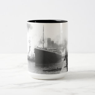 Tasse 2 Couleurs Titanic aux quais de Southampton