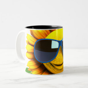 Tasse 2 Couleurs Tournesol portant des lunettes de soleil