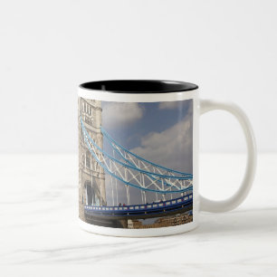 Tasse 2 Couleurs Tower Bridge et la Tamise, Londres,
