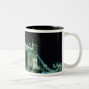 Tasse 2 Couleurs Tower Bridge la nuit, Londres, Angleterre