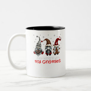 Tasse 2 Couleurs Trois Gnomes En Noël Rouge Juste Accroché Avec Mon