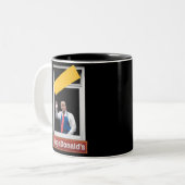 Tasse 2 Couleurs Trump 2024 de MAGADonald (Devant gauche)