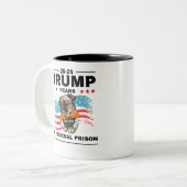Tasse 2 Couleurs Trump 20-24 ans en prison, démocrates libéraux (Devant gauche)