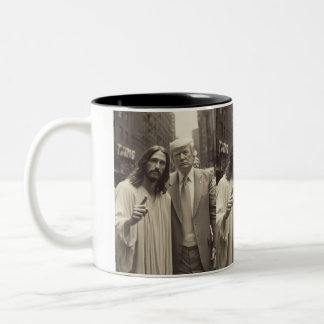 Tasse 2 Couleurs Trump et la mule de Jésus