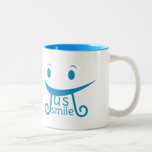 Tasse 2 Couleurs typographie drôle, juste sourire