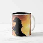 Tasse 2 Couleurs Un cheval de Stallion friésien (Devant droit)